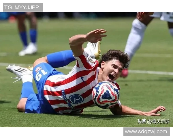 不以速度见长的足球明星盘点及其独特的比赛风格分析