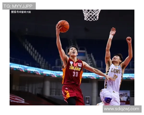 本卡菲主场迎战阿鲁卡双方争夺关键三分的精彩对决